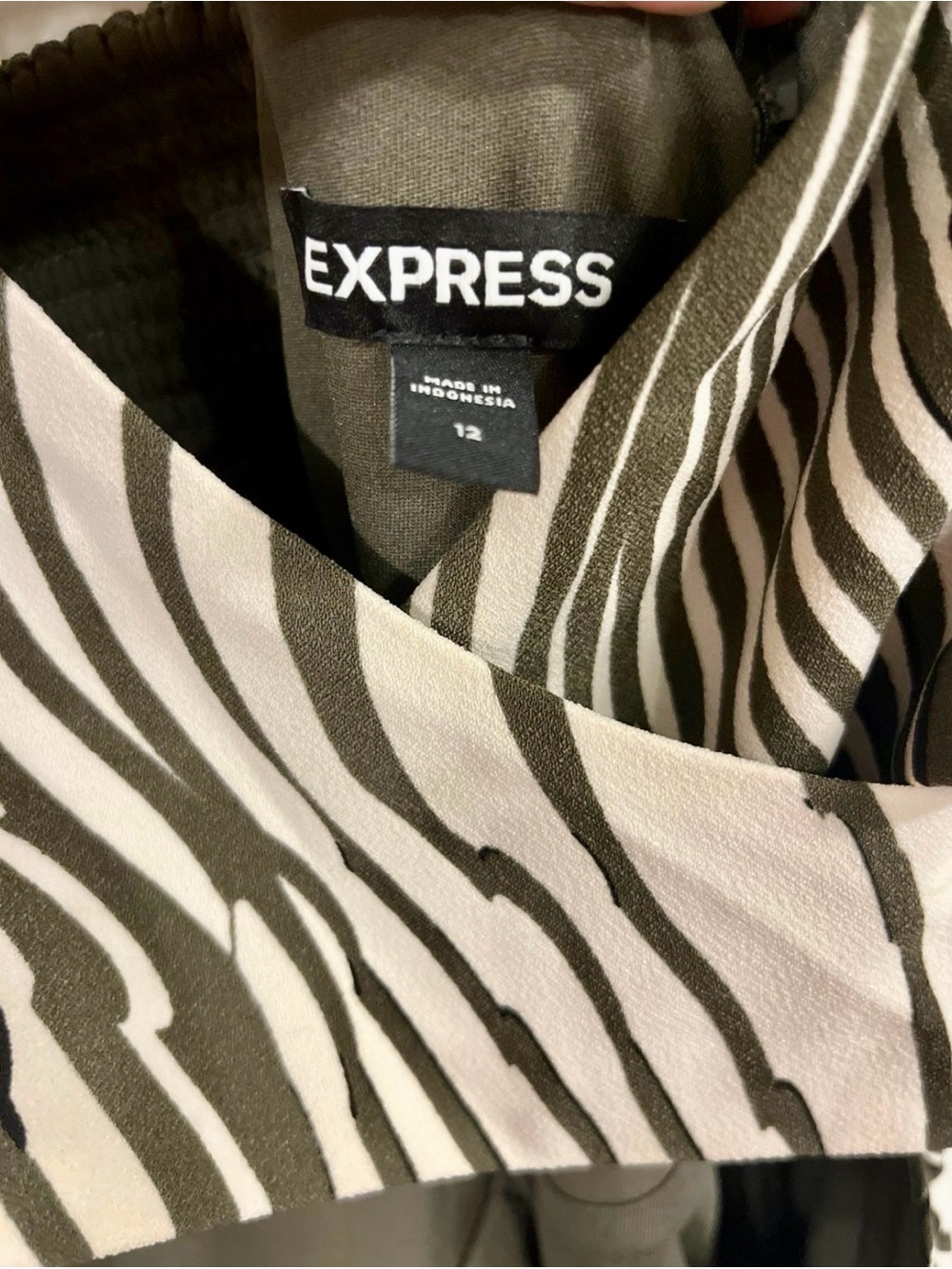 NWOT Beautiful Express Cutout Midi Dress - Picture 5 of 6